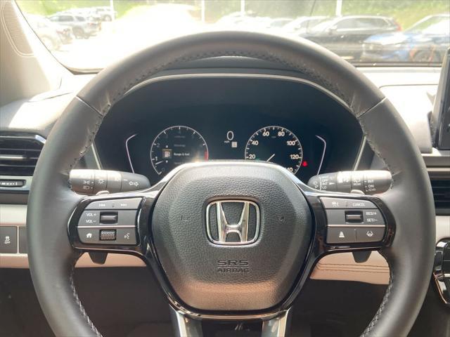 new 2025 Honda Pilot car, priced at $45,680