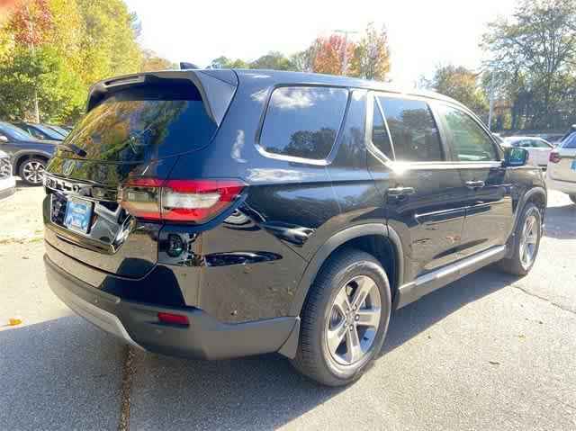 new 2025 Honda Pilot car, priced at $44,895