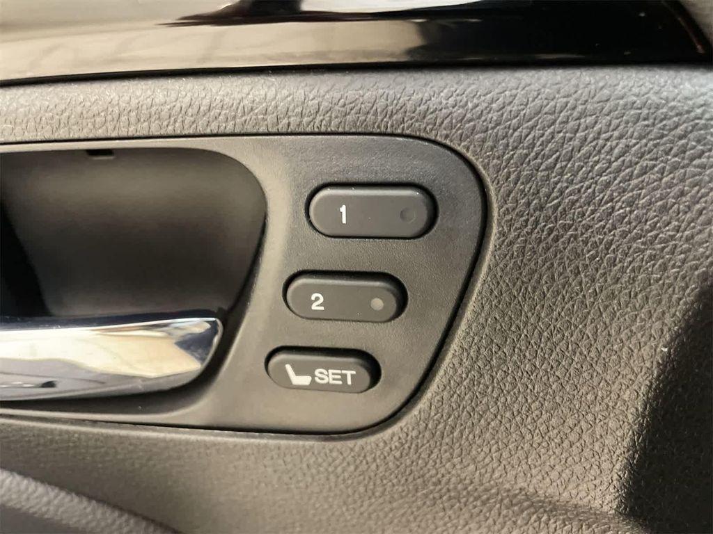 used 2021 Honda Pilot car, priced at $31,999