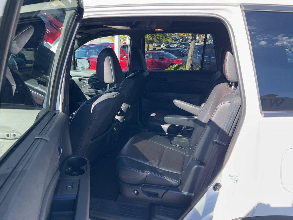 used 2021 Honda Pilot car, priced at $32,469