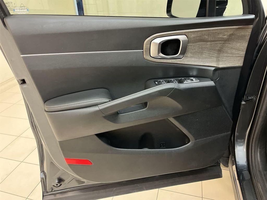 used 2021 Kia Sorento car, priced at $22,900