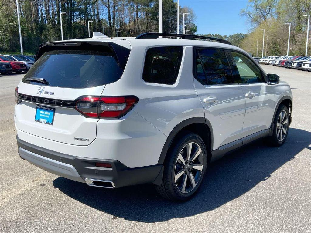 new 2025 Honda Pilot car, priced at $49,450