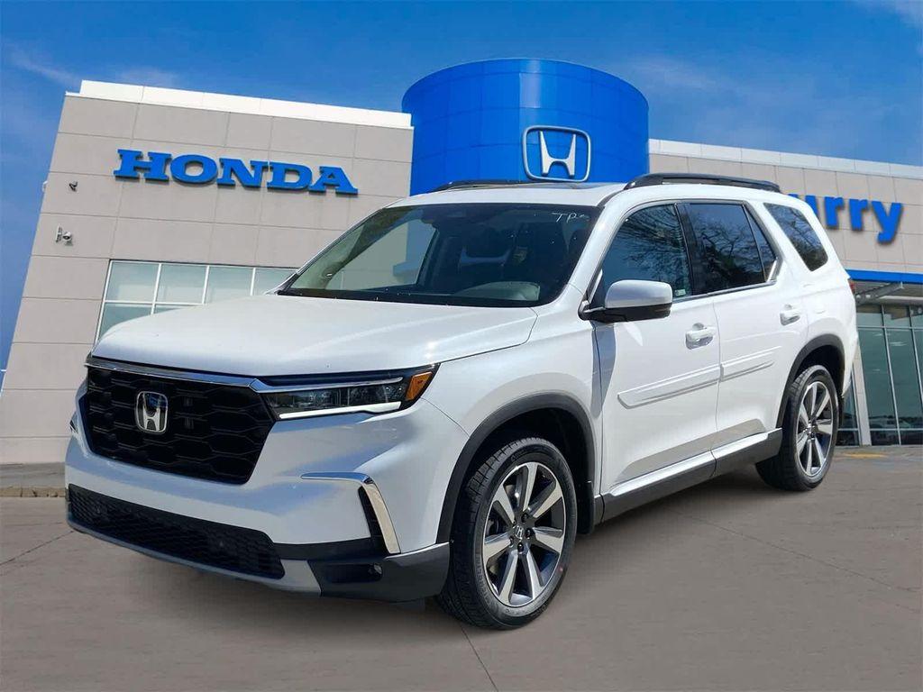new 2025 Honda Pilot car, priced at $49,450