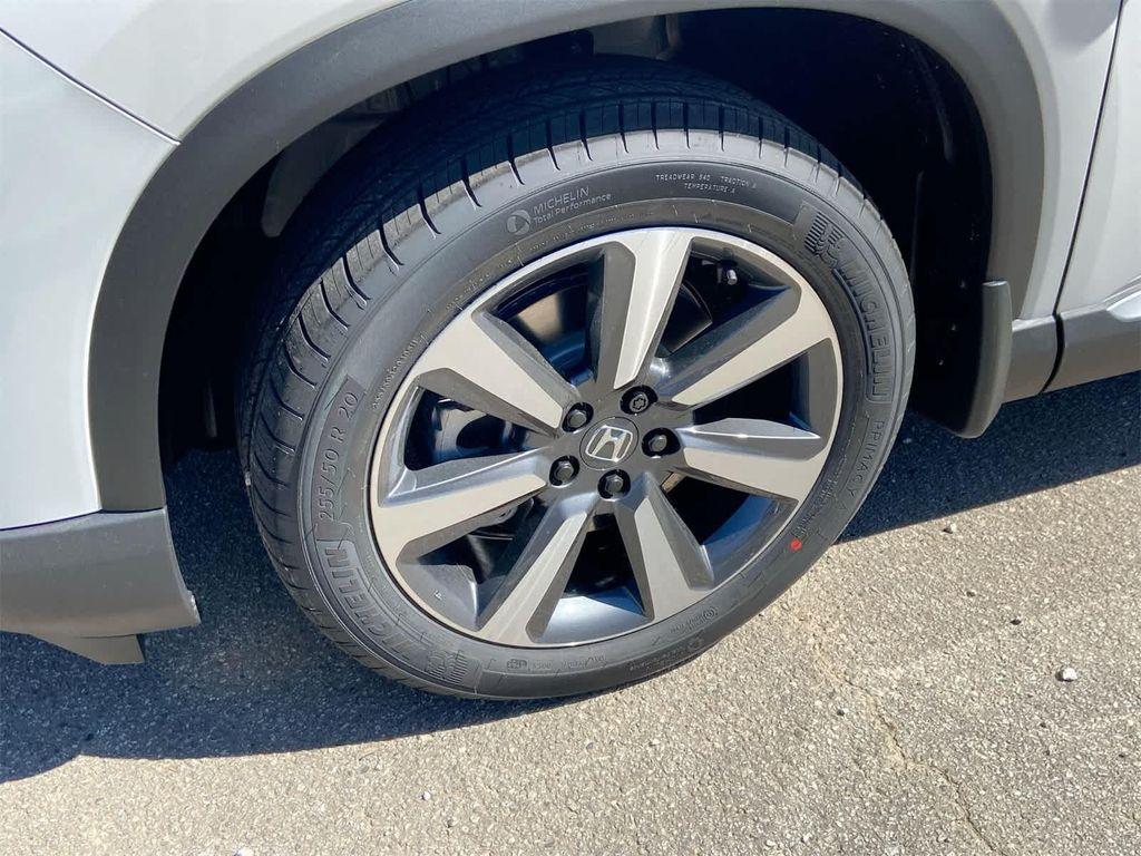 new 2025 Honda Pilot car, priced at $49,450