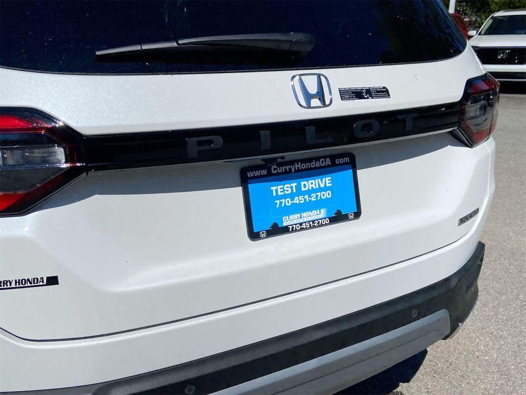 new 2025 Honda Pilot car, priced at $49,450