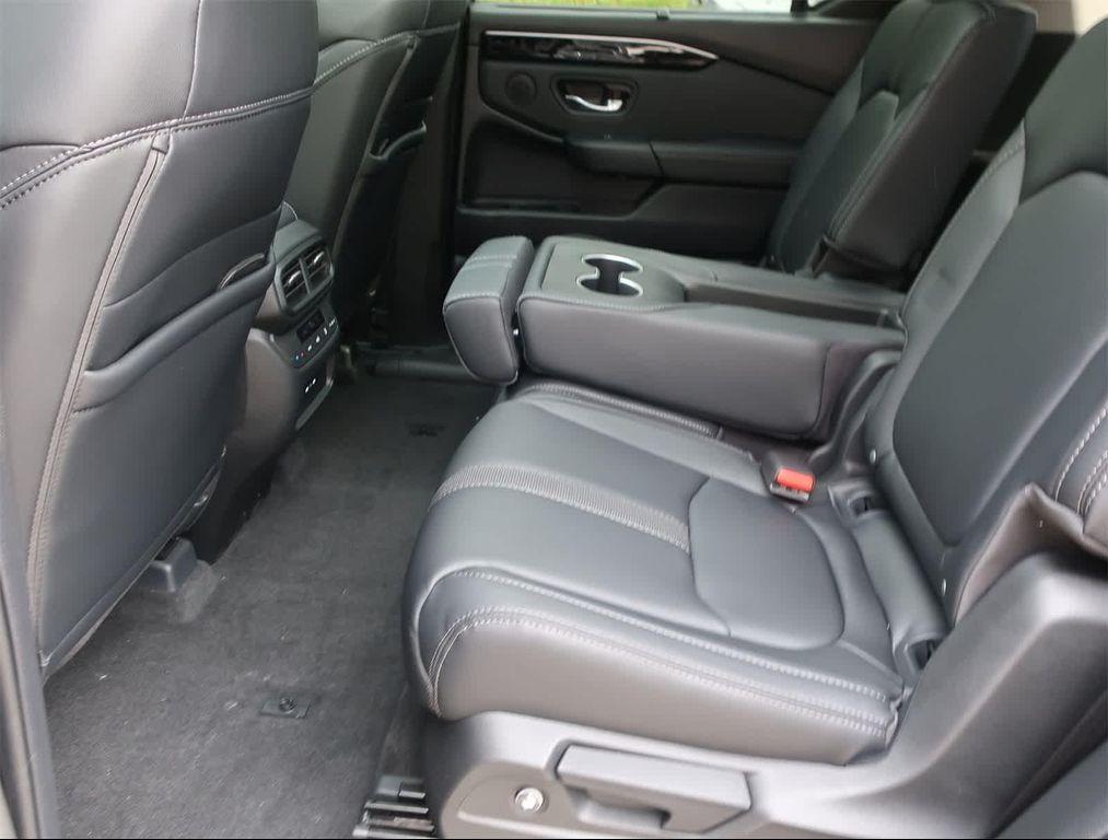 new 2025 Honda Pilot car, priced at $48,995