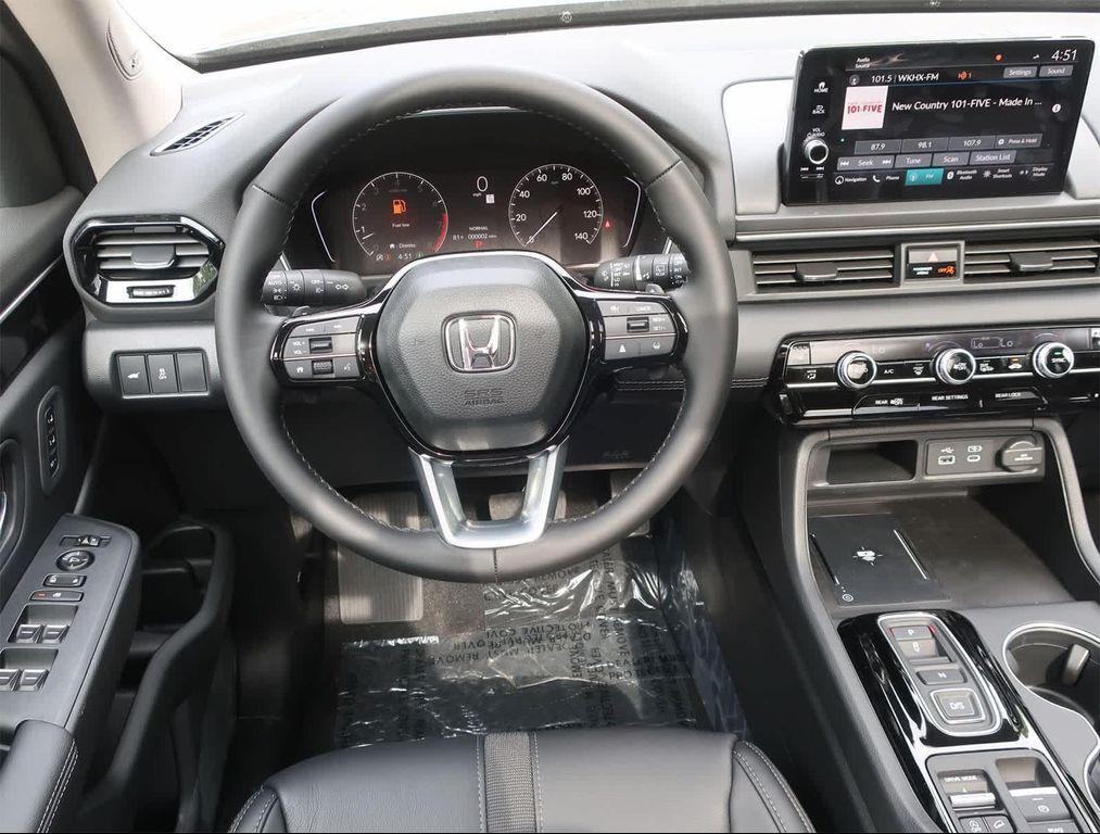 new 2025 Honda Pilot car, priced at $48,995