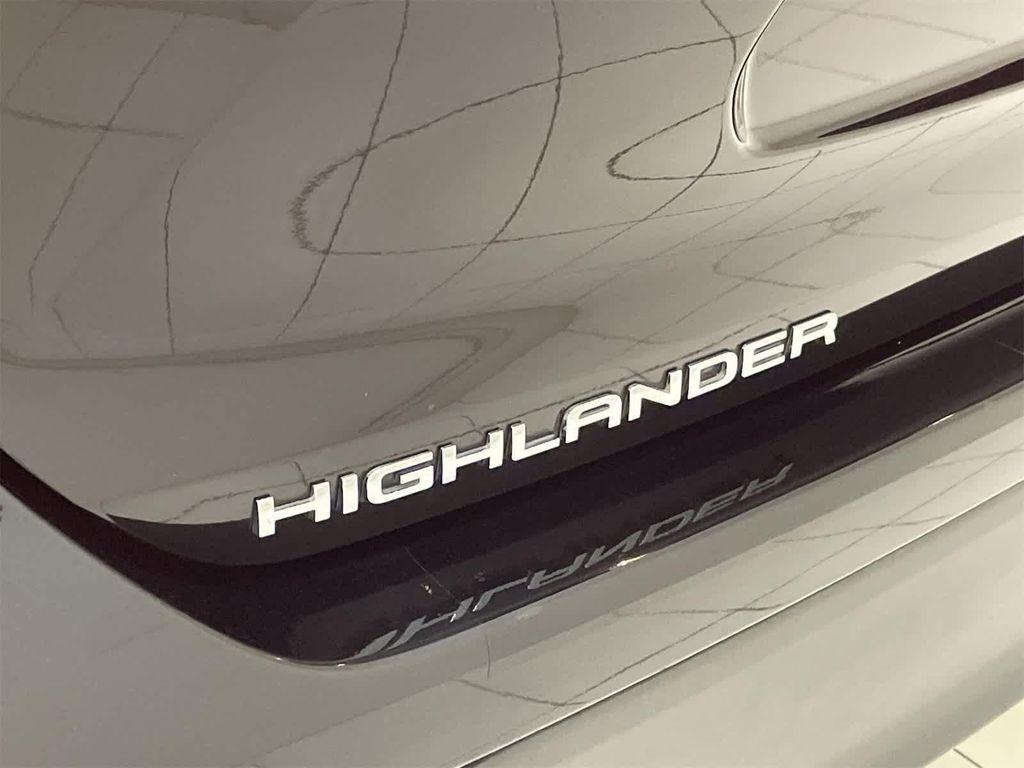 used 2022 Toyota Highlander car, priced at $22,900