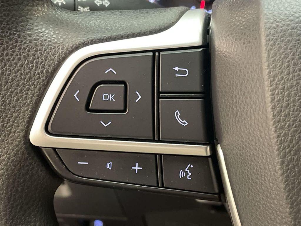 used 2022 Toyota Highlander car, priced at $22,900