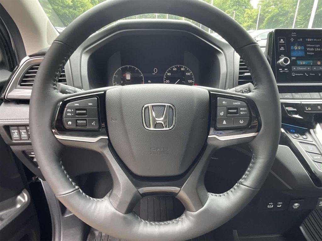 new 2025 Honda Odyssey car, priced at $52,275