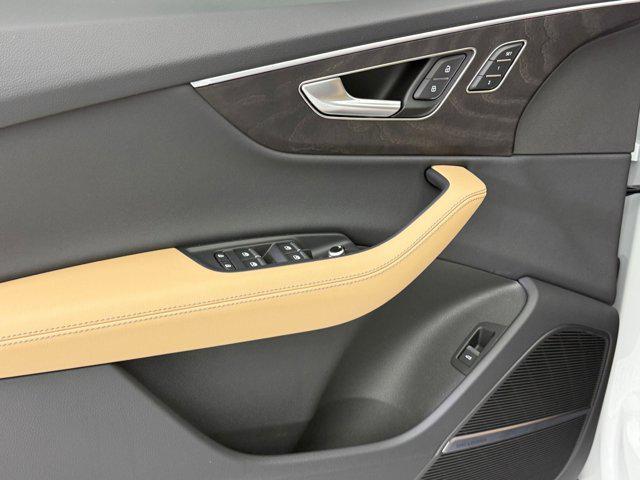 new 2025 Audi Q7 car, priced at $71,121