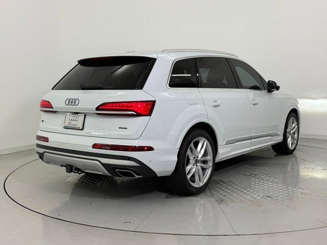 new 2025 Audi Q7 car, priced at $71,121