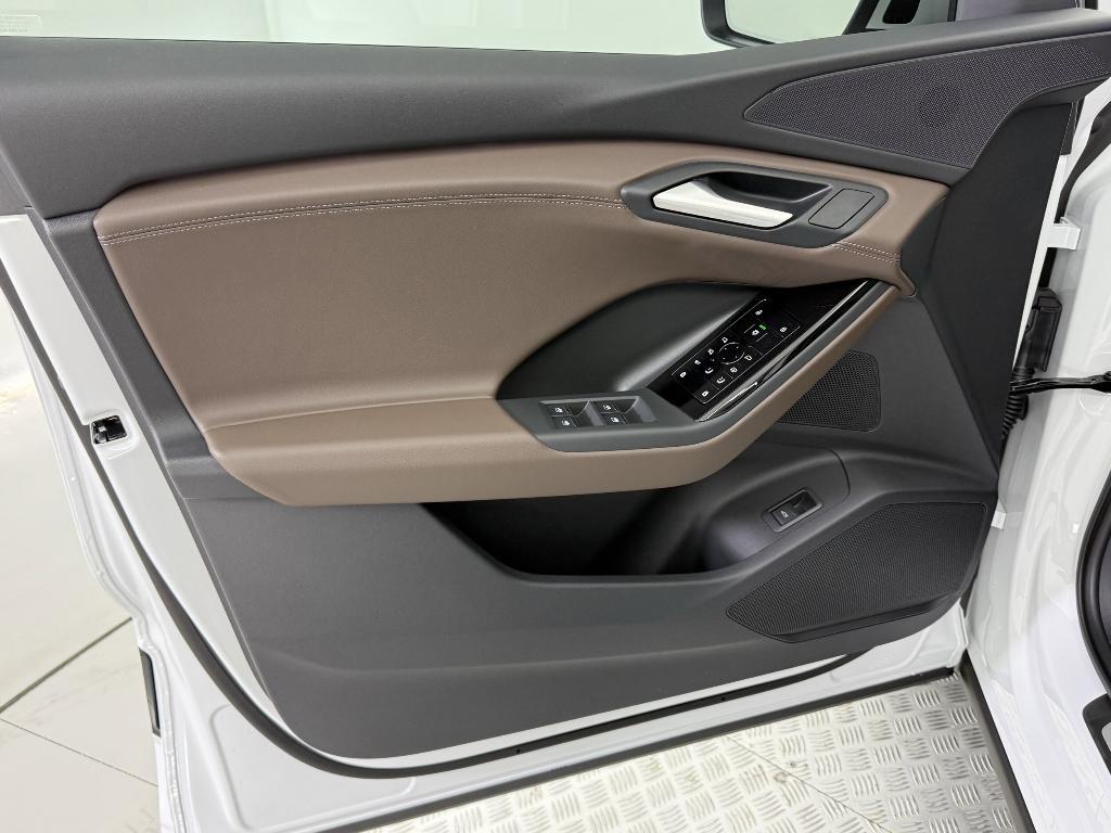 new 2025 Audi Q6 e-tron car, priced at $63,511