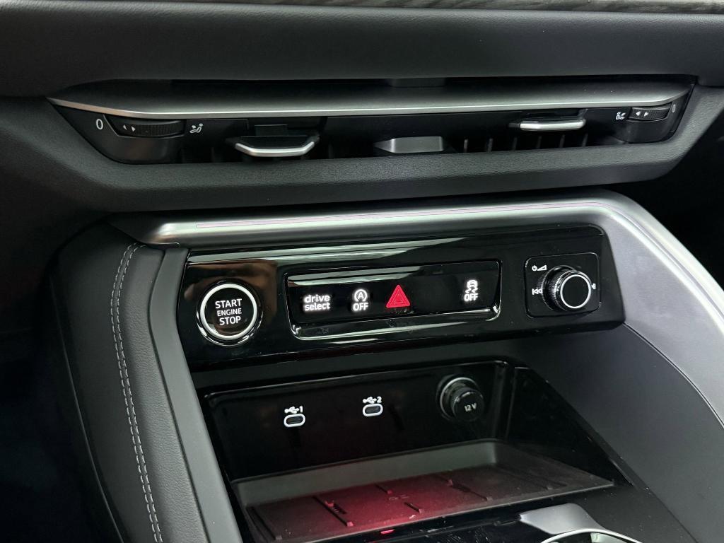 new 2025 Audi Q5 car, priced at $58,931