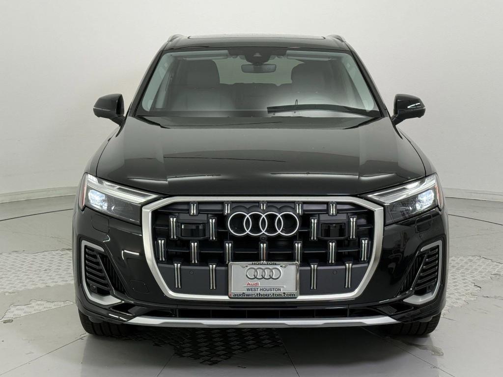 new 2025 Audi Q7 car, priced at $68,832