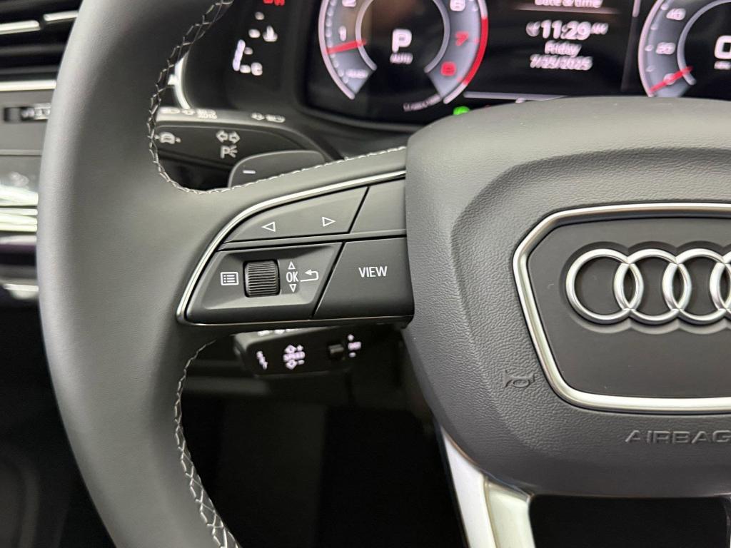 new 2025 Audi Q7 car, priced at $68,832