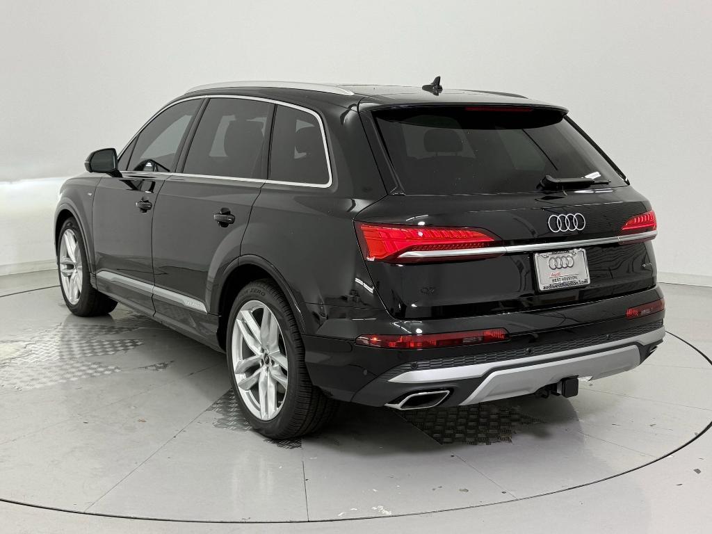 new 2025 Audi Q7 car, priced at $68,832