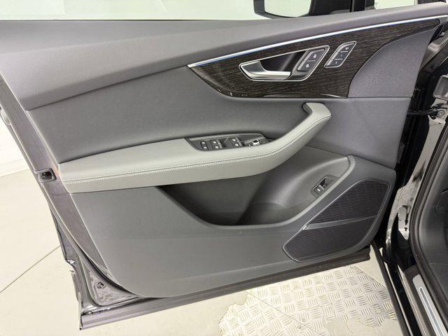new 2025 Audi Q7 car, priced at $70,361
