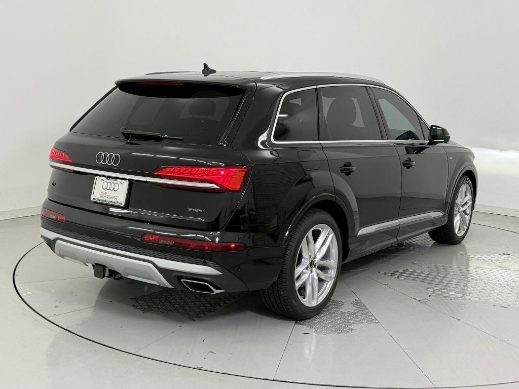 new 2025 Audi Q7 car, priced at $68,832