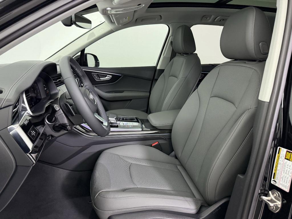 new 2025 Audi Q7 car, priced at $68,832
