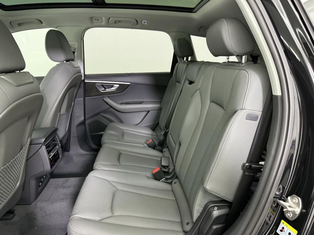 new 2025 Audi Q7 car, priced at $68,832