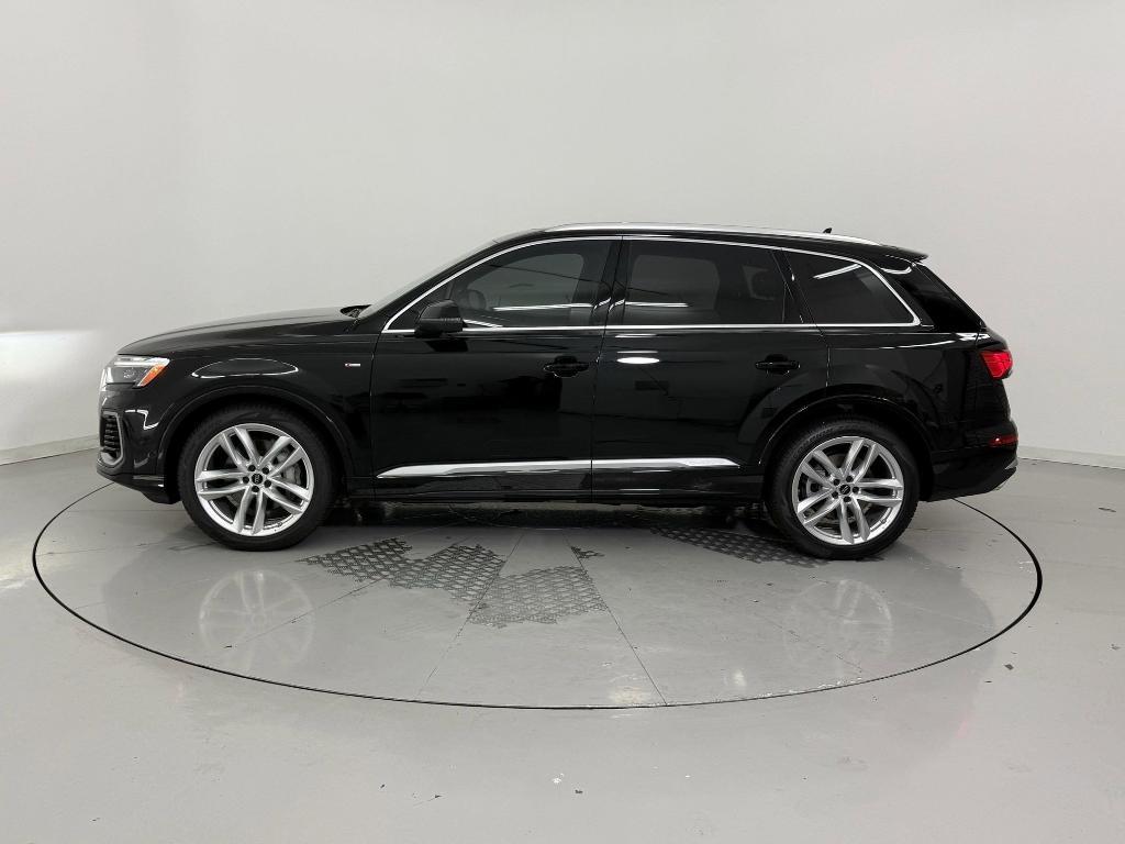 new 2025 Audi Q7 car, priced at $68,832