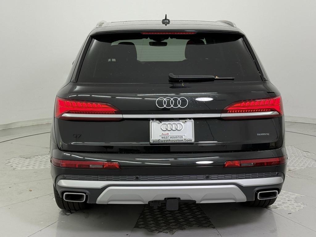 new 2025 Audi Q7 car, priced at $68,832