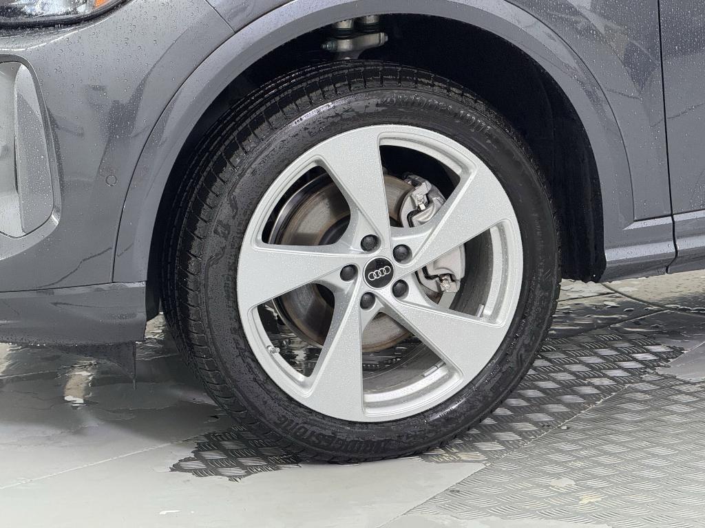 new 2025 Audi Q5 car, priced at $59,461