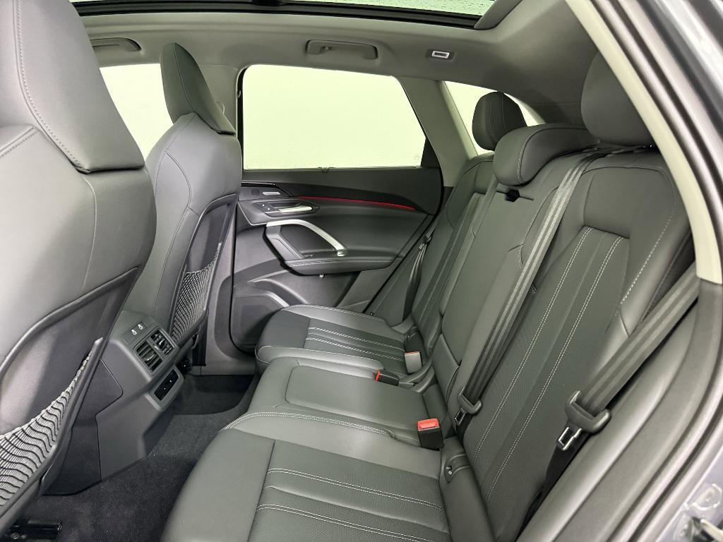 new 2025 Audi Q5 car, priced at $59,461