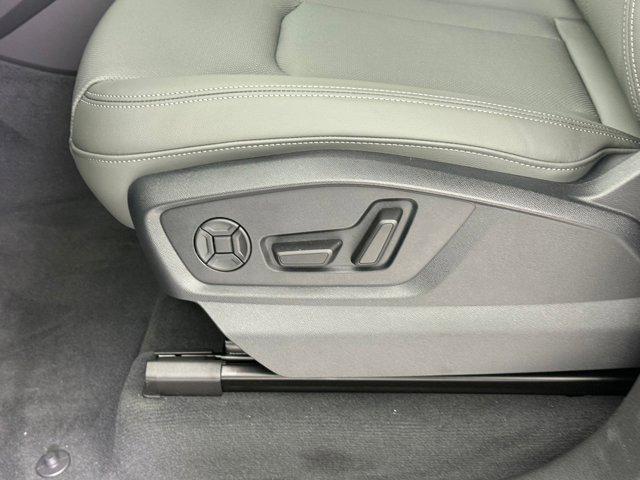 new 2025 Audi Q7 car, priced at $71,121