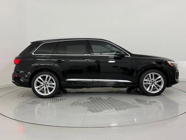 new 2025 Audi Q7 car, priced at $71,121