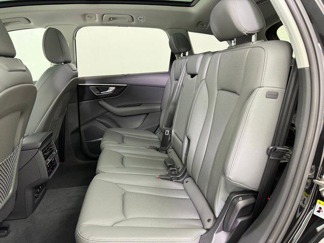 new 2025 Audi Q7 car, priced at $71,121