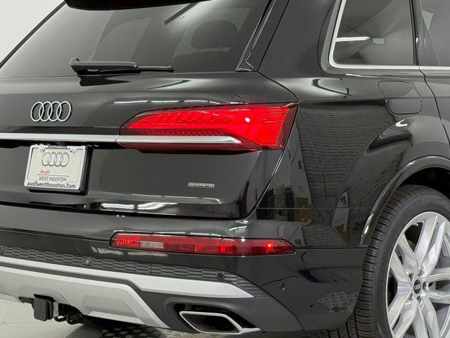 new 2025 Audi Q7 car, priced at $71,121