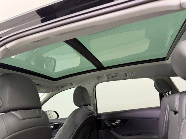 new 2025 Audi Q7 car, priced at $71,121