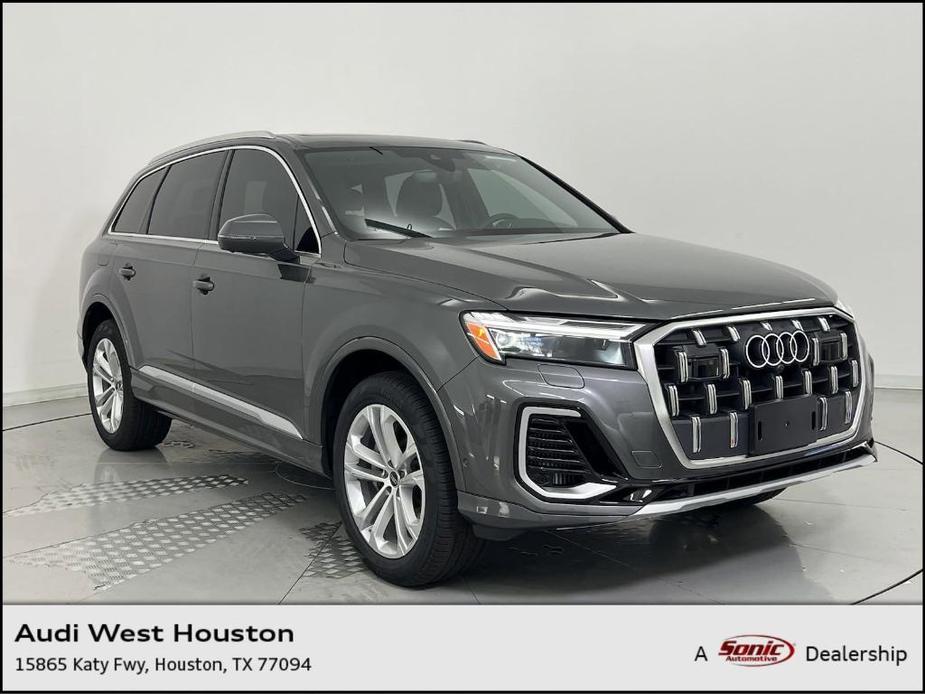 new 2025 Audi Q7 car, priced at $70,901