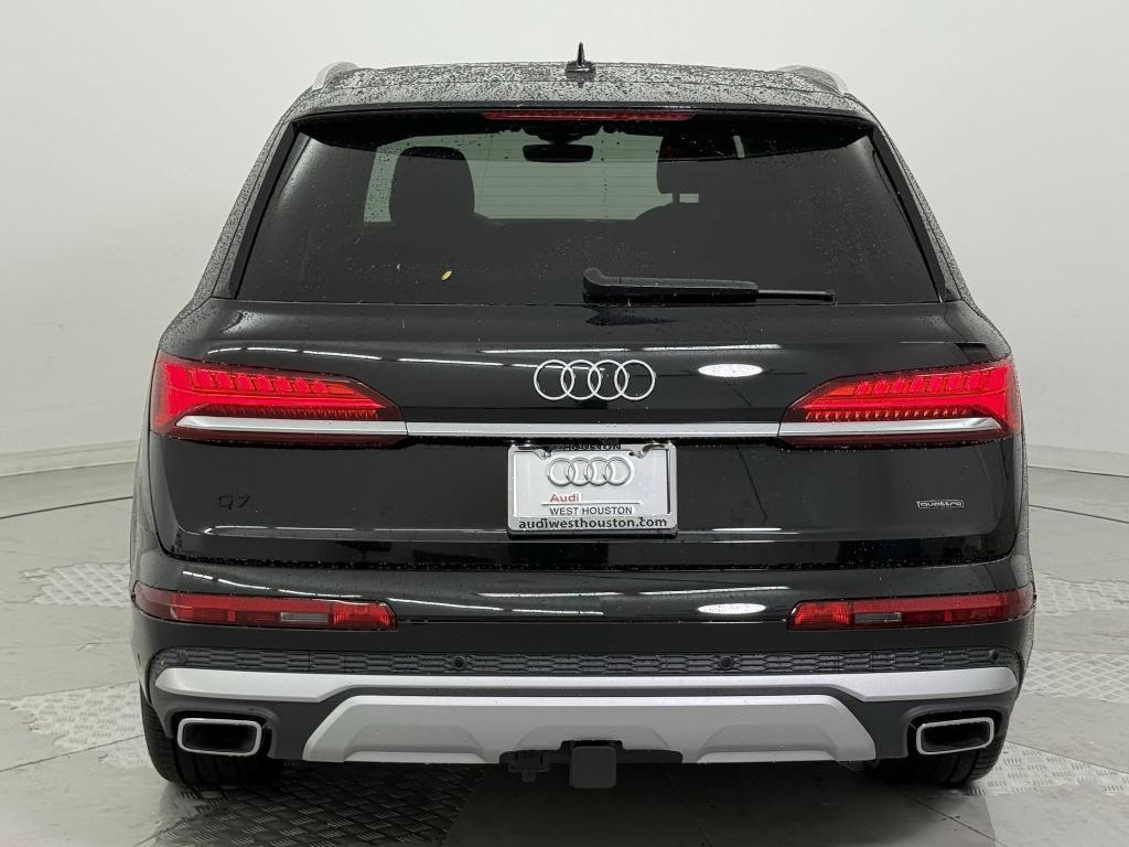 new 2025 Audi Q7 car, priced at $70,831