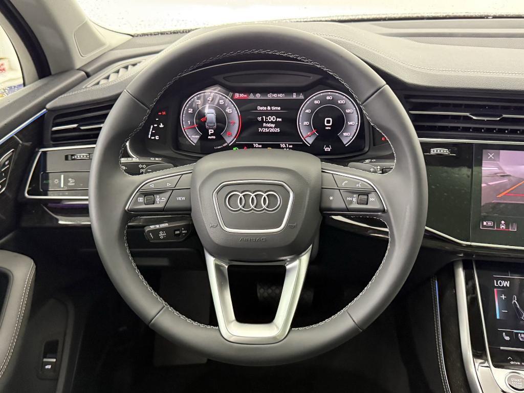 new 2025 Audi Q7 car, priced at $70,831