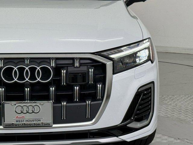 new 2025 Audi Q7 car, priced at $77,741