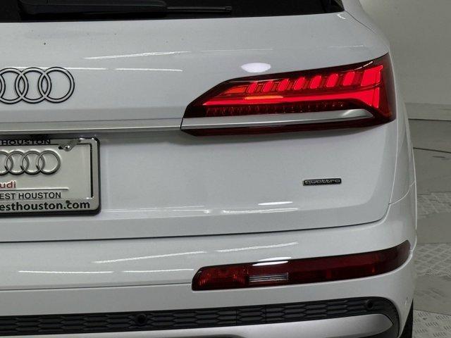 new 2025 Audi Q7 car, priced at $77,741