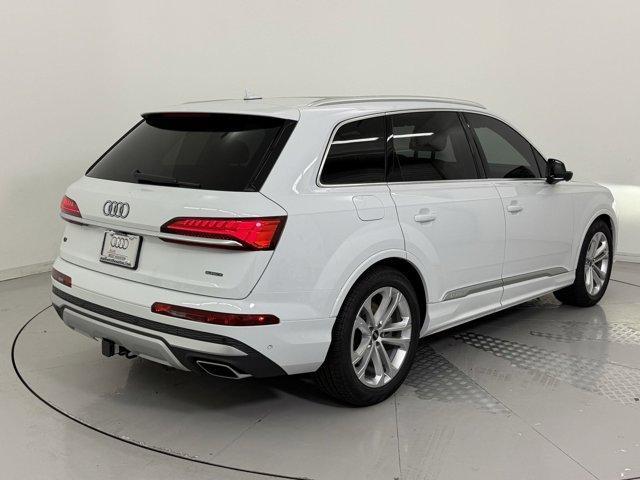 new 2025 Audi Q7 car, priced at $77,741
