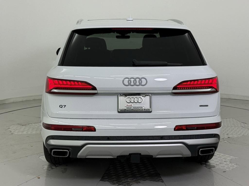 new 2025 Audi Q7 car, priced at $70,241