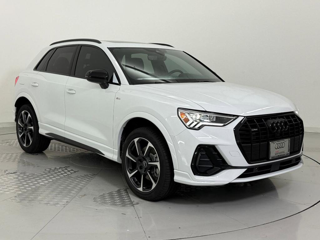 new 2025 Audi Q3 car, priced at $44,871