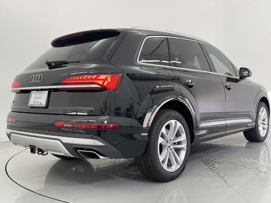 new 2025 Audi Q7 car, priced at $71,923