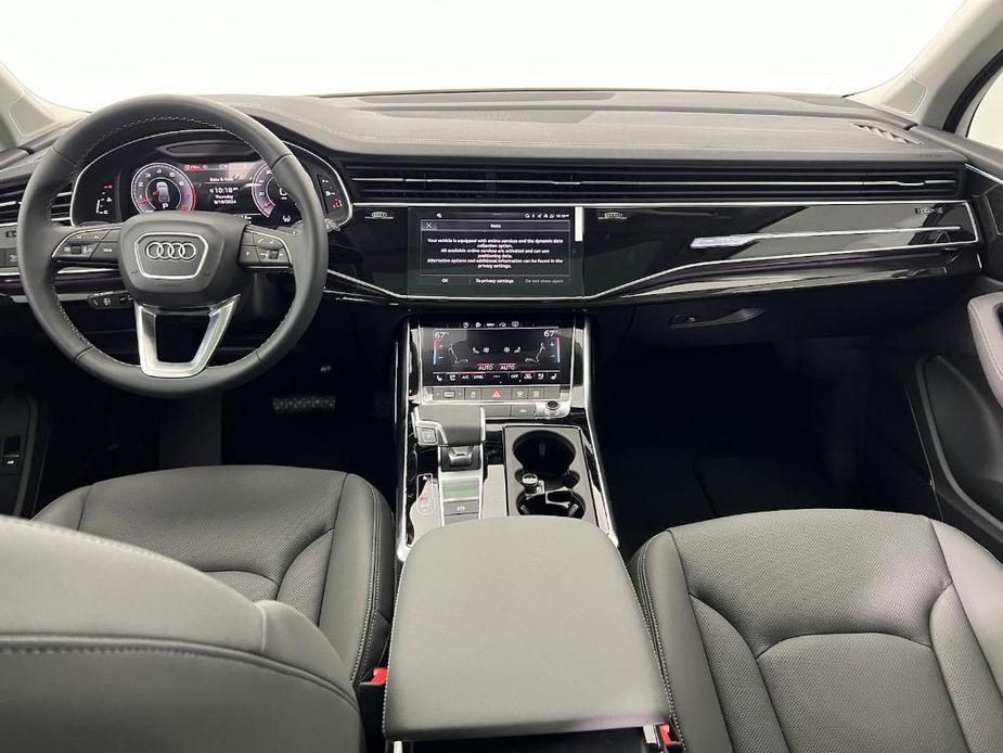 new 2025 Audi Q7 car, priced at $71,892