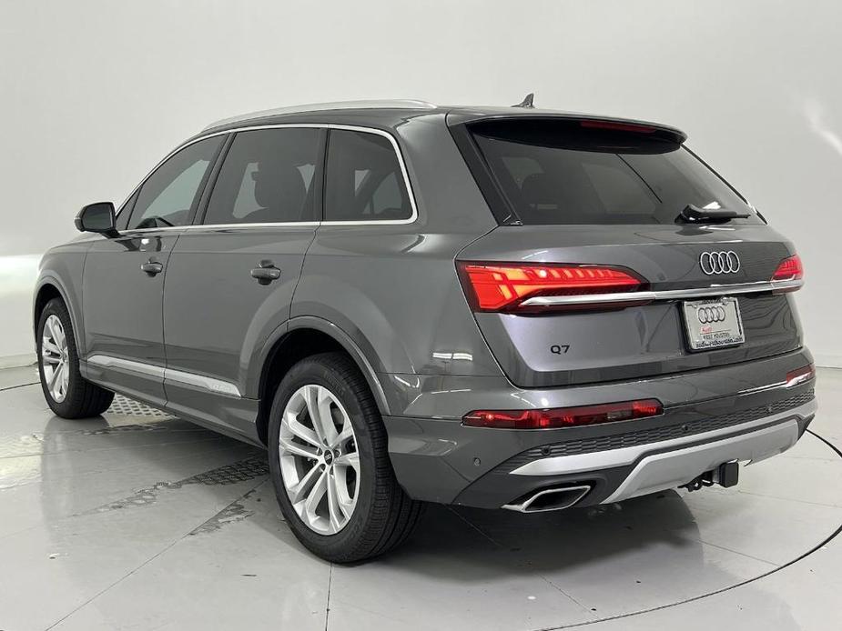 new 2025 Audi Q7 car, priced at $71,892