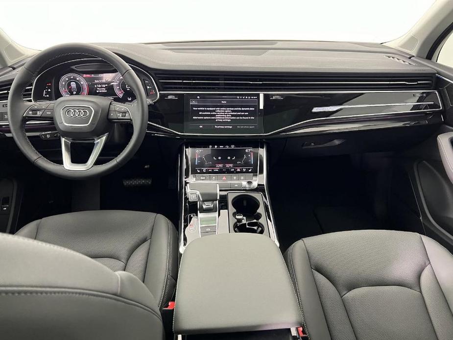 new 2025 Audi Q7 car, priced at $66,782