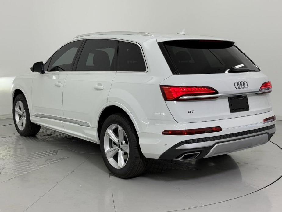 new 2025 Audi Q7 car, priced at $65,841