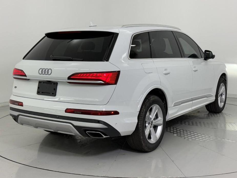 new 2025 Audi Q7 car, priced at $65,841