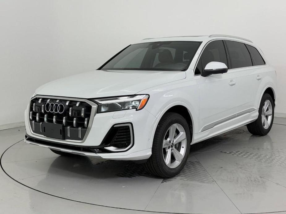 new 2025 Audi Q7 car, priced at $65,841