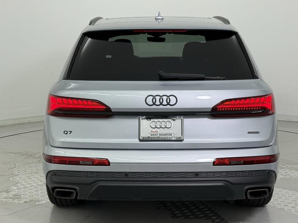 new 2025 Audi Q7 car, priced at $70,561